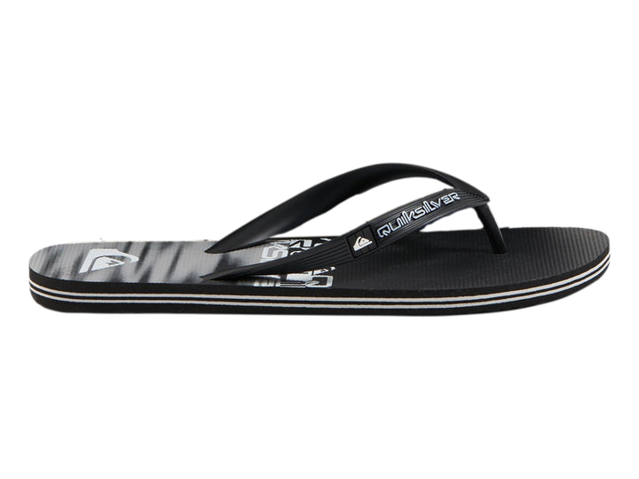 Sandalia de dedo Quiksilver en colores gris, negro y blanco con diseño gráfico en la plantilla.