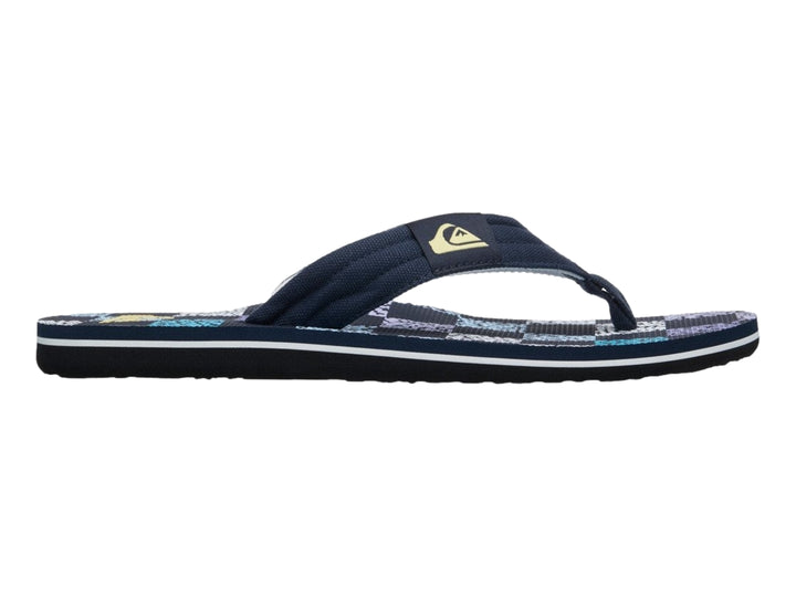 Sandalia Quiksilver Molokai Layback 26 color azul marino con plantilla estampada y suela negra.
