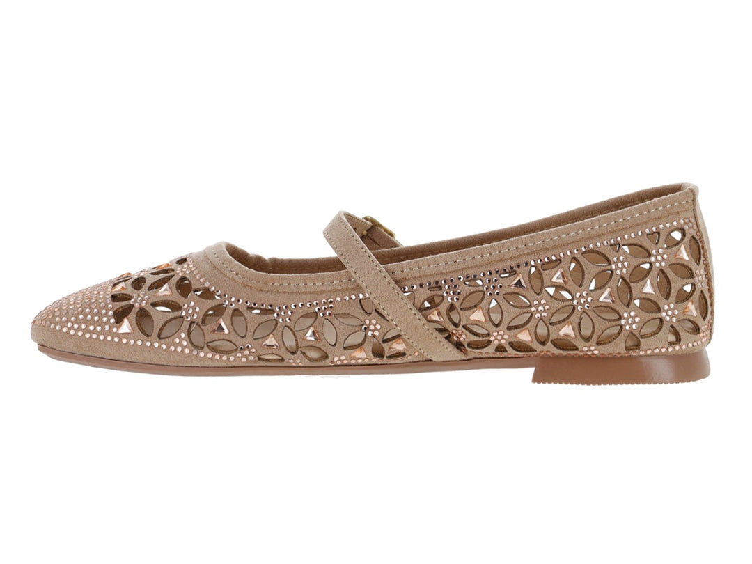 Zapato plano color oro rosado con diseño calado, detalles brillantes y correa con hebilla dorada.