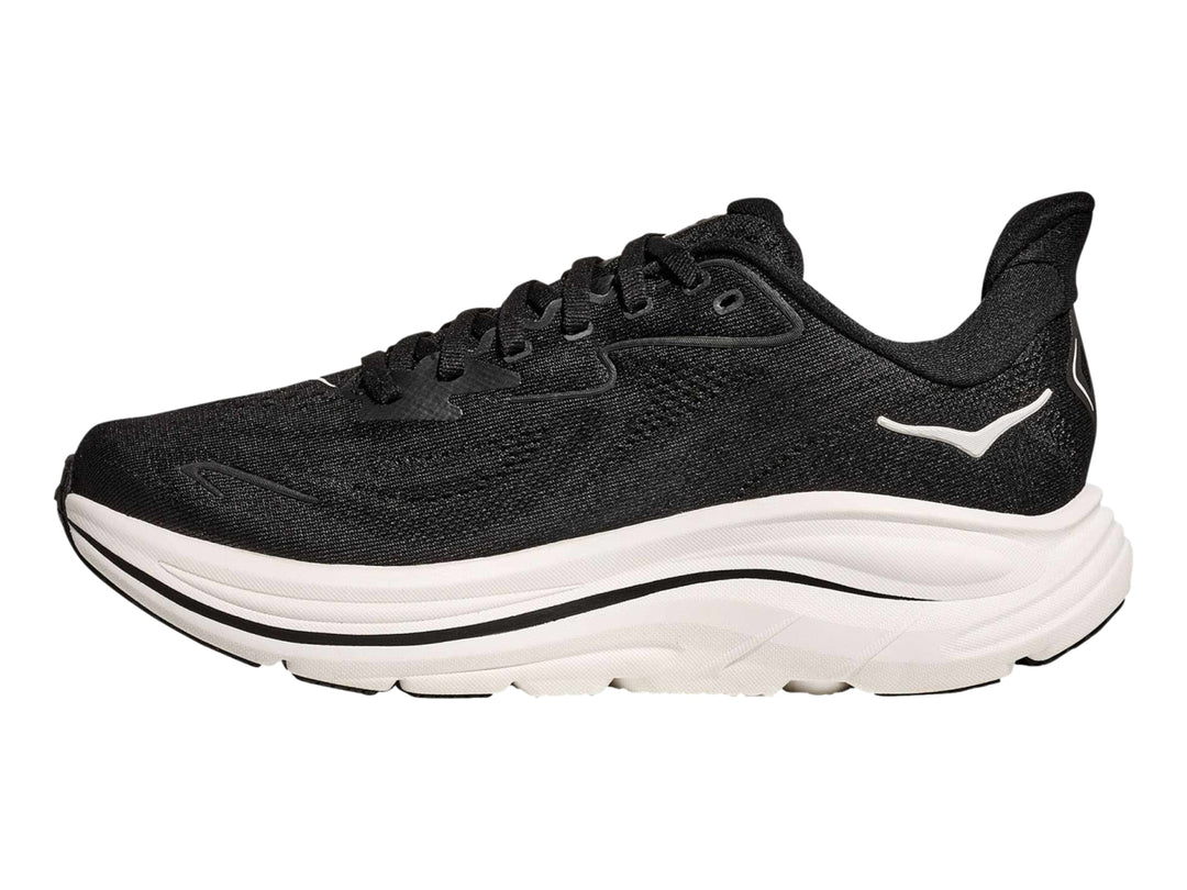 Tenis Hoka Clifton 10 para mujer en color negro con suela blanca y logotipo blanco lateral.