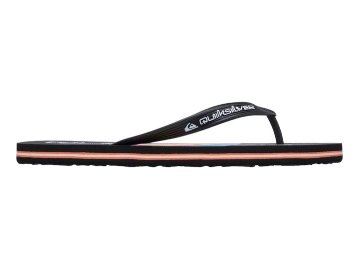 Sandalia Quiksilver Molokai Stripe color negro con detalles de rayas naranjas y blancas en la suela.