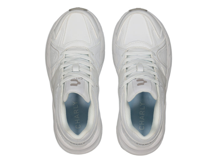 Tenis deportivos Charly Fashion Sport color blanco con suela gruesa y diseño moderno.