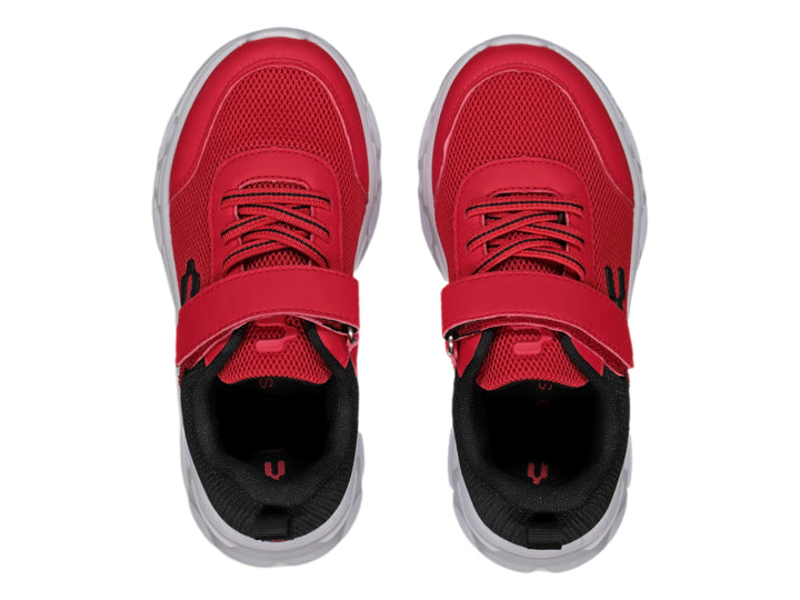Tenis deportivos Charly color rojo con detalles en negro y suela blanca, cierre de velcro.