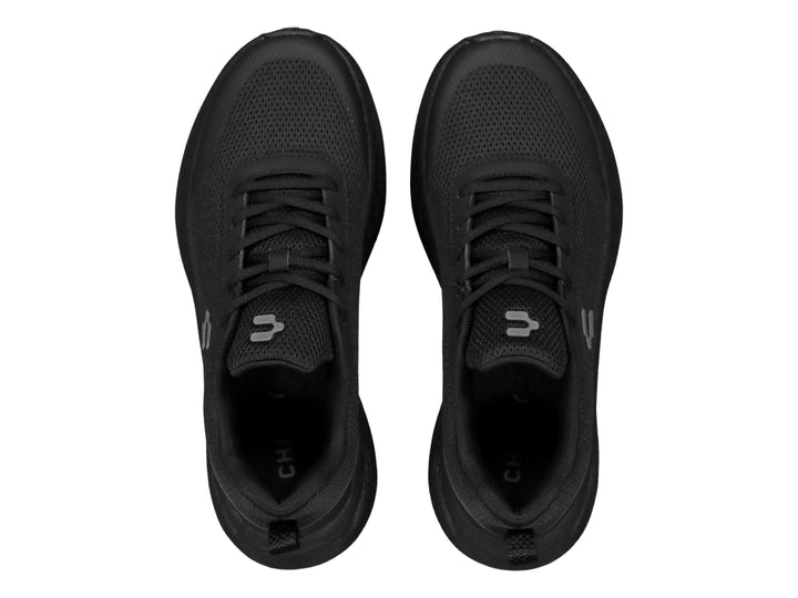 Tenis Charly Road Casual color negro con tejido de malla y suela deportiva.