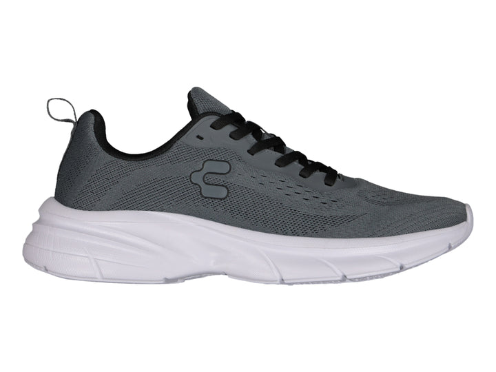 Tenis deportivos Charly color gris oxford con suela blanca y cordones negros.