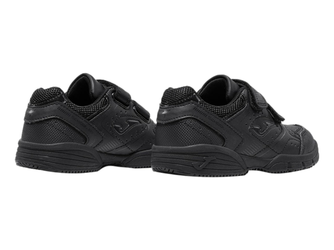 Tenis deportivos Joma School JR color negro con cierre de velcro y detalles en malla.