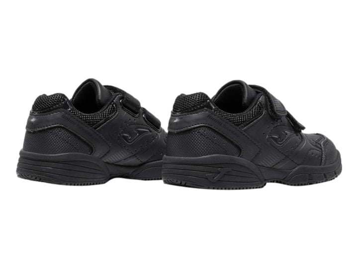 Tenis deportivos Joma School JR color negro con cierre de velcro y detalles en malla.