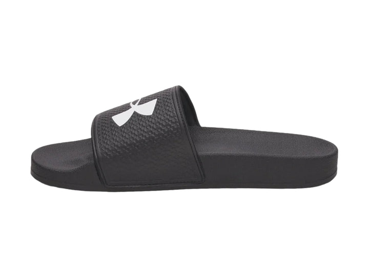 Sandalia Under Armour ARMR Slide en color negro con logotipo blanco en la correa.