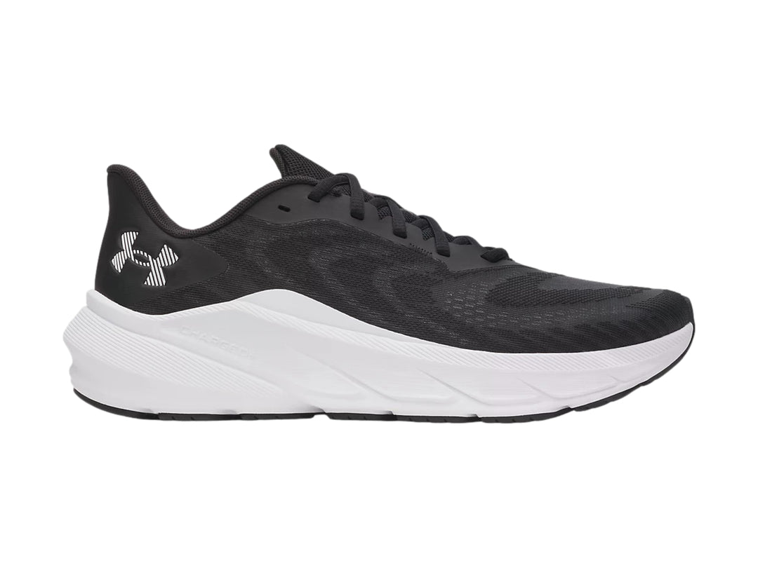 Tenis deportivos Under Armour Turbulence 3 color negro con suela blanca.