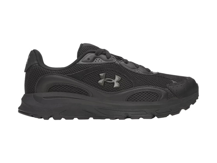 Tenis deportivos Under Armour Tech Runner color negro con detalles de malla y suela robusta.