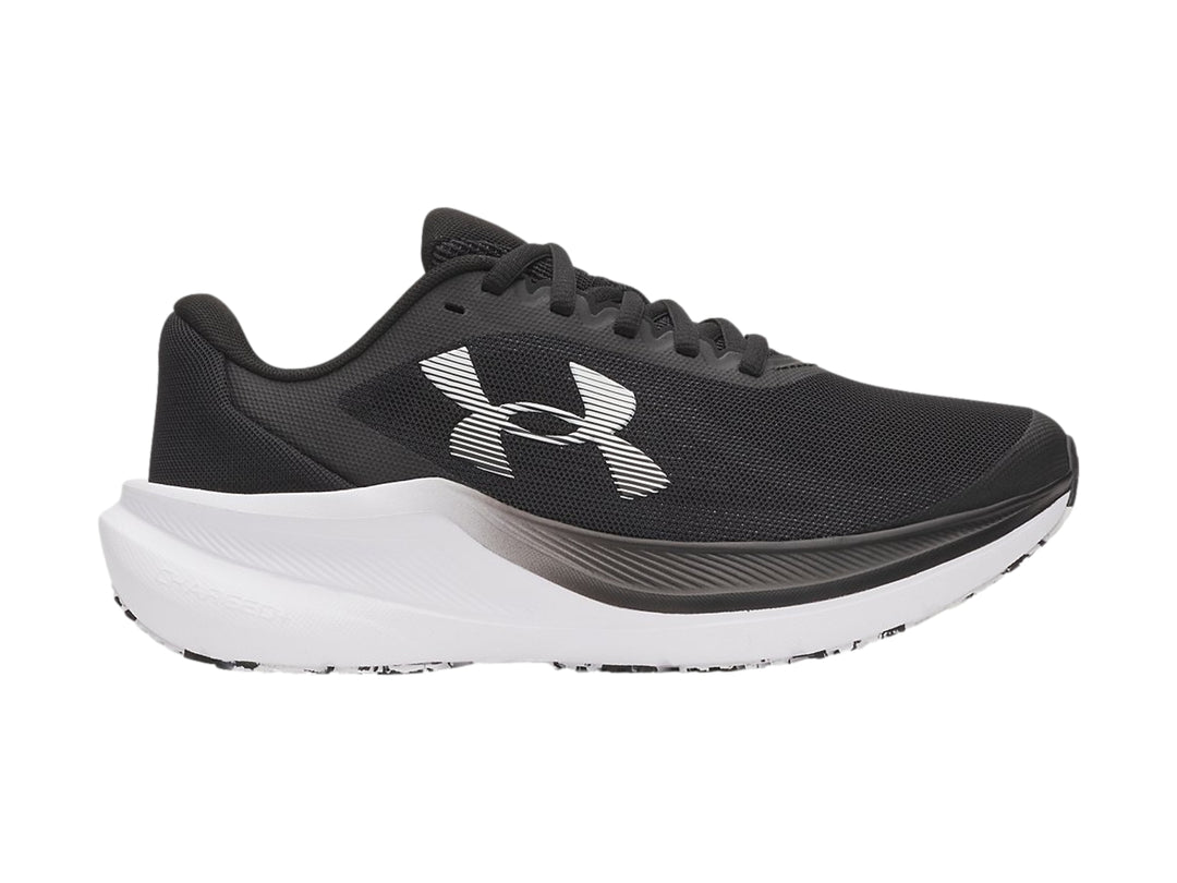 Tenis deportivos Under Armour color negro con suela blanca y logotipo lateral blanco.