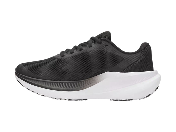 Tenis deportivos Under Armour color negro con suela blanca y logotipo lateral blanco.