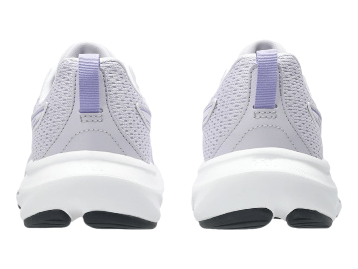 Tenis deportivos ASICS color lila con suela blanca para mujer.