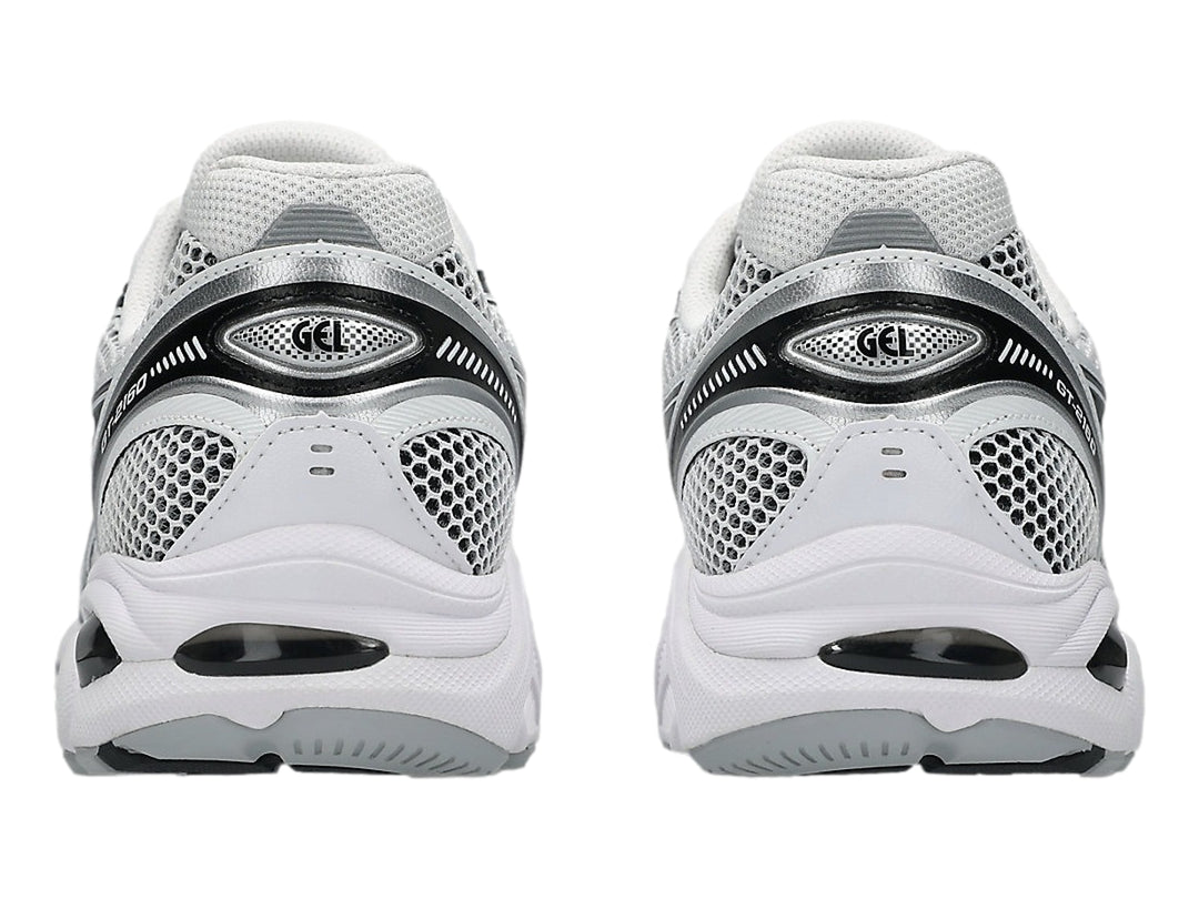 Tenis deportivos ASICS GT-2160 color blanco con detalles en gris grafito y malla transpirable.