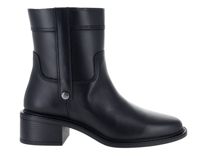 Botín negro de cuero con tacón cuadrado y detalle lateral, marca Dockers.