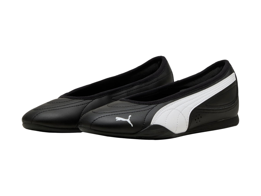 Zapato tipo ballerina color negro para mujer de la marca Puma, vista lateral.