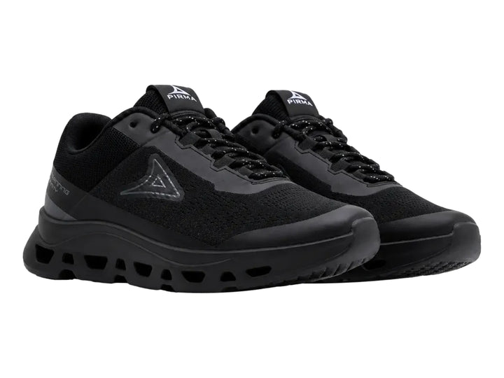 Tenis deportivos Pirma-Brasil color negro con suela gruesa y tejido de malla transpirable.