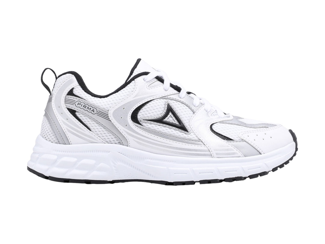Tenis deportivos Pirma color blanco con detalles en plata y negro, vista lateral.