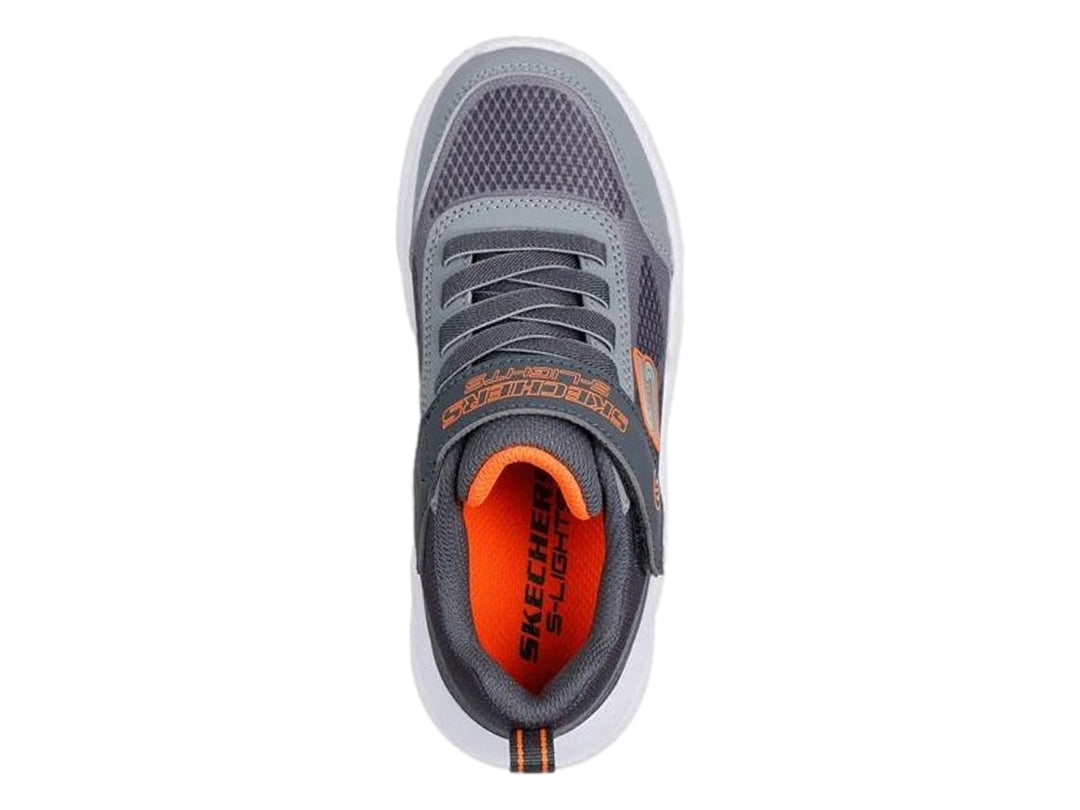Tenis deportivos Skechers S-Lights en color gris y blanco con detalles en naranja y suela blanca.