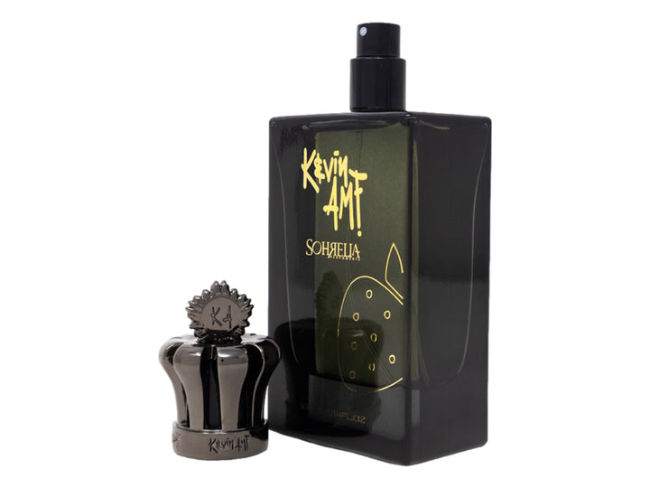 Perfume Sohrelia de 100ml con frasco y caja negros y letras doradas.