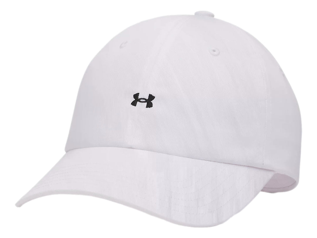Gorra deportiva Under Armour de color blanco con logotipo negro en el frente.