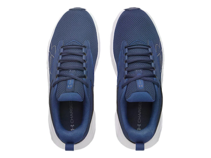 Tenis deportivos Under Armour color azul con suela blanca y detalles en gris.