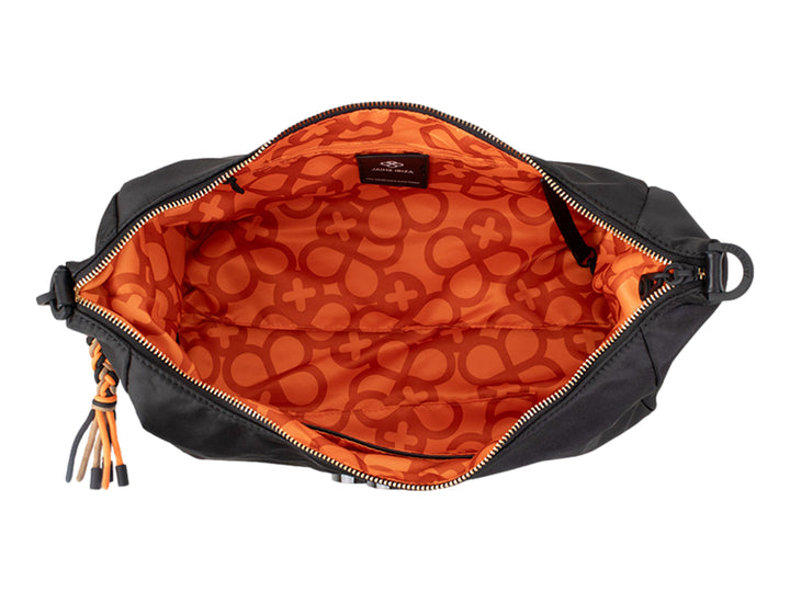 Bolsa de hombro color negro de la marca Jaime Ibiza con correa trenzada en tonos naranja y café.
