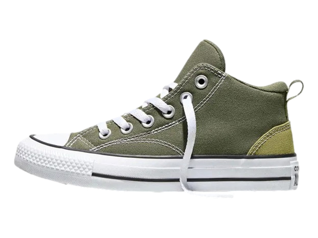Tenis Converse Chuck Taylor All Star color verde con suela y agujetas blancas para junior.