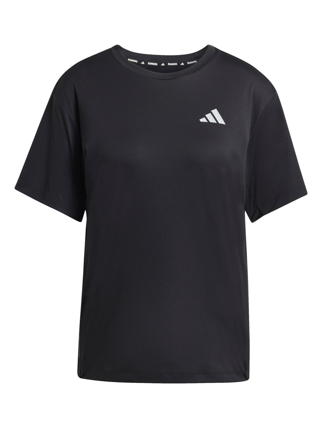 Mujer vistiendo playera deportiva Adidas de color negro con logo blanco en el pecho.