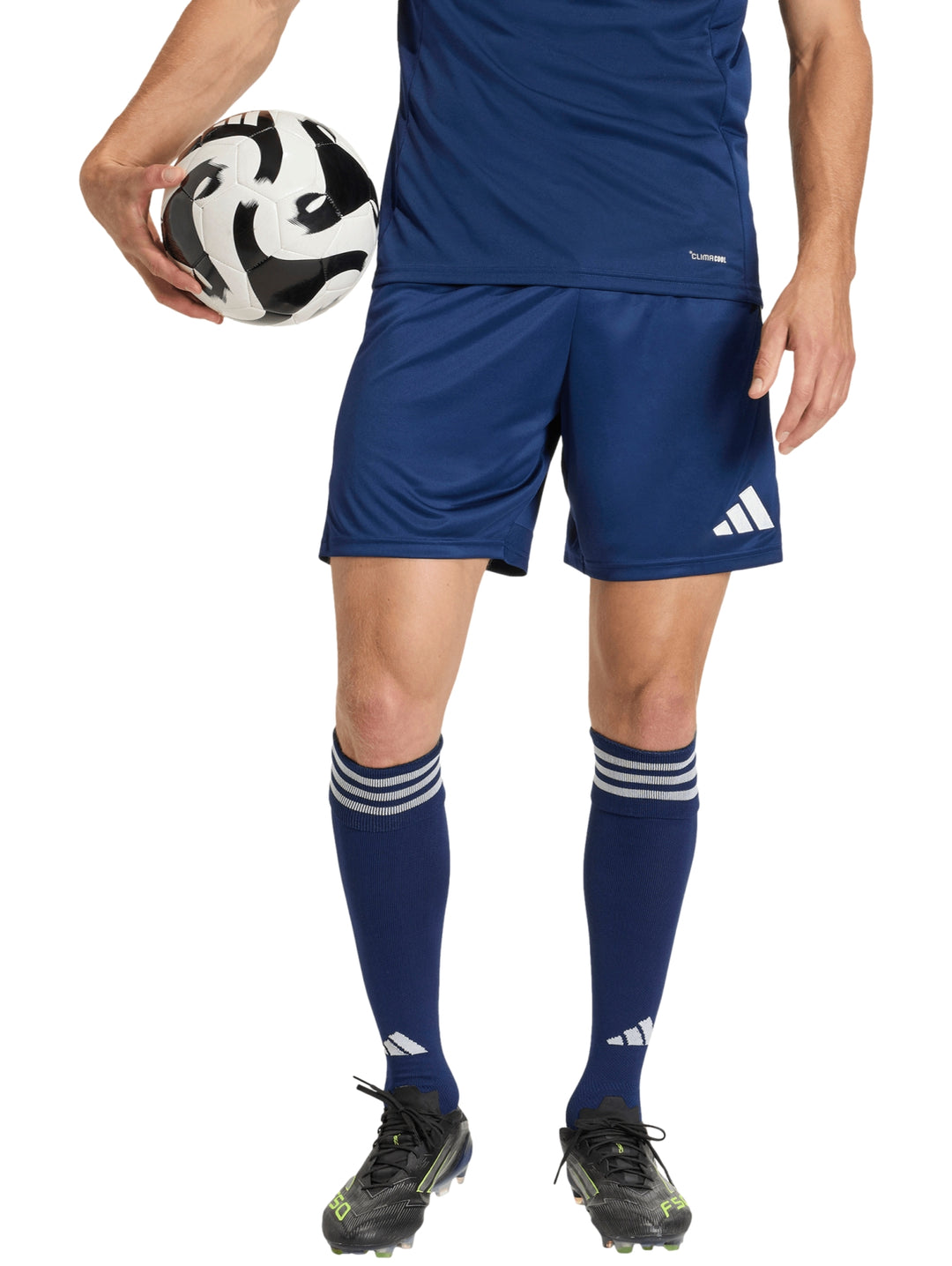 Pantalones cortos deportivos Adidas color azul con logo blanco en la pierna.