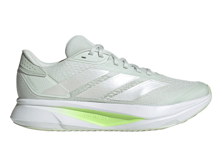 Tenis deportivos Adidas Duramo SL2 color gris con detalles en verde lima y franjas metálicas.