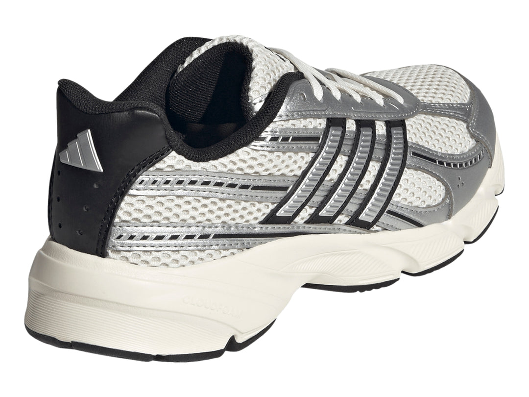 Tenis Adidas Technochaos 2000 color blanco y plata con detalles en negro y suela blanca Cloudfoam.