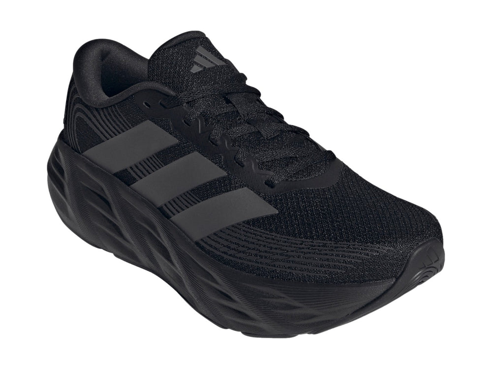 Tenis Adidas Galaxy 8 en color negro con detalles en gris y suela robusta