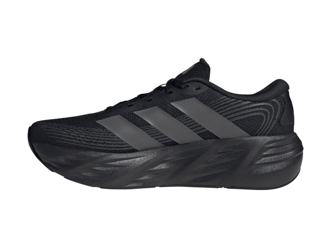 Tenis Adidas Galaxy 8 en color negro con detalles en gris y suela robusta