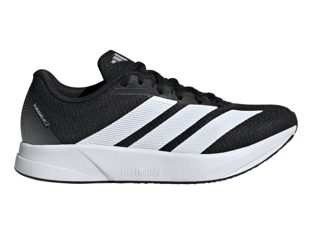 Tenis deportivos Adidas Duramo RC2 color negro con franjas y suela blanca.