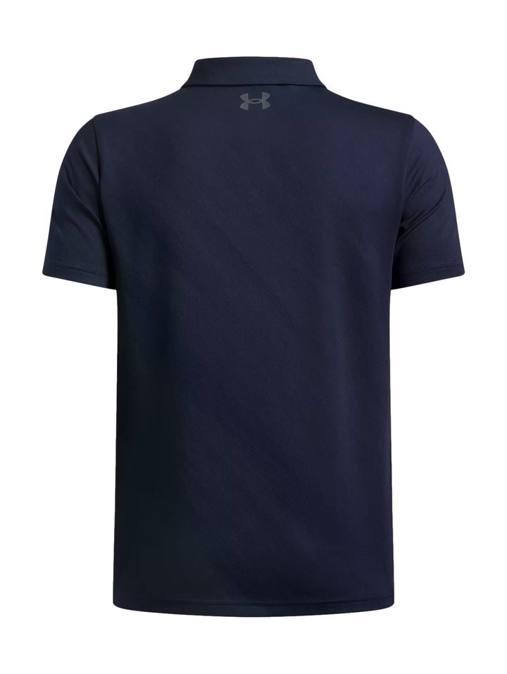 Playera polo Under Armour color azul marino con logotipo gris en el pecho.
