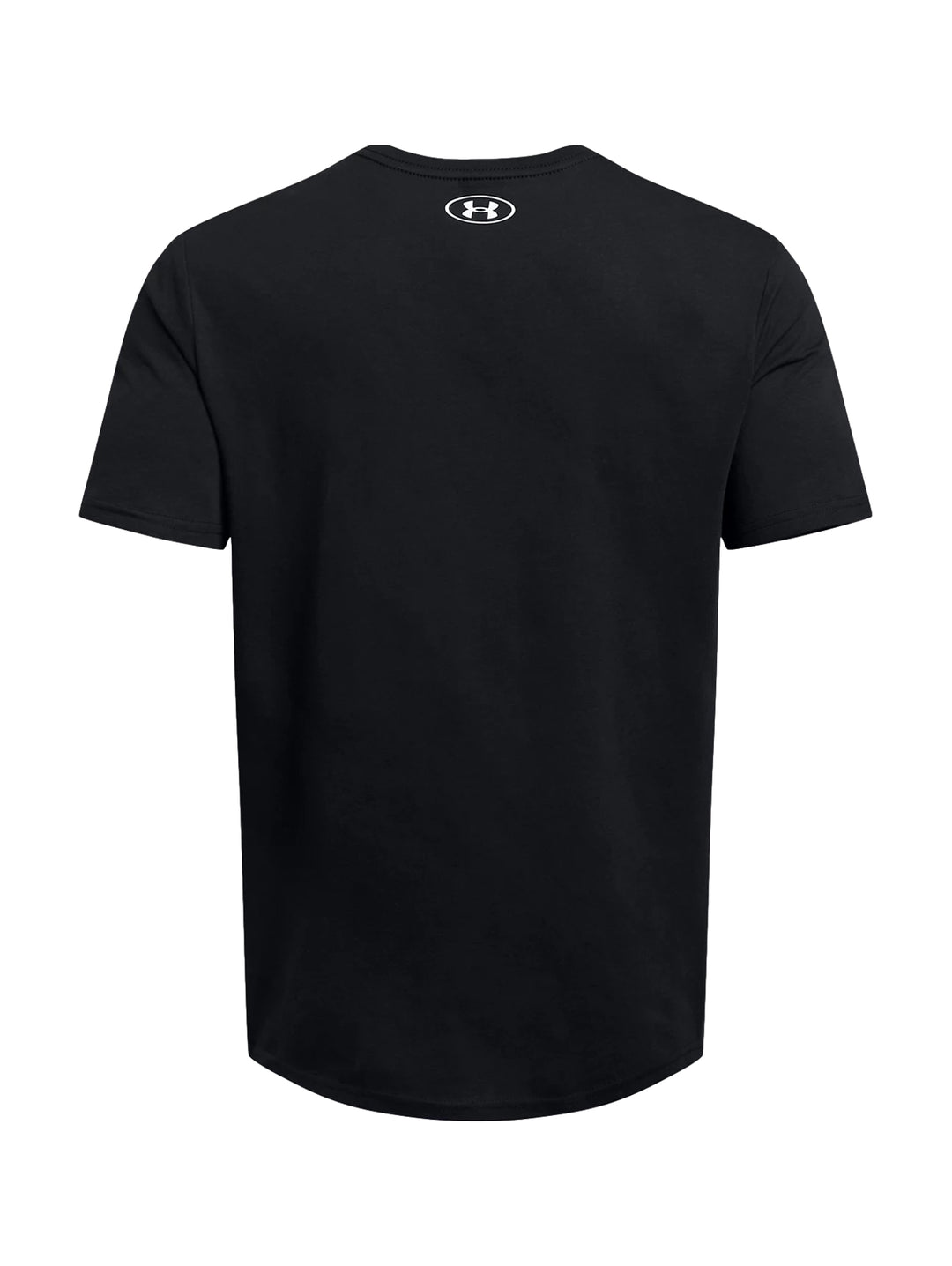 Hombre vistiendo playera deportiva Under Armour color negro con logotipo en el pecho en rojo y blanco.