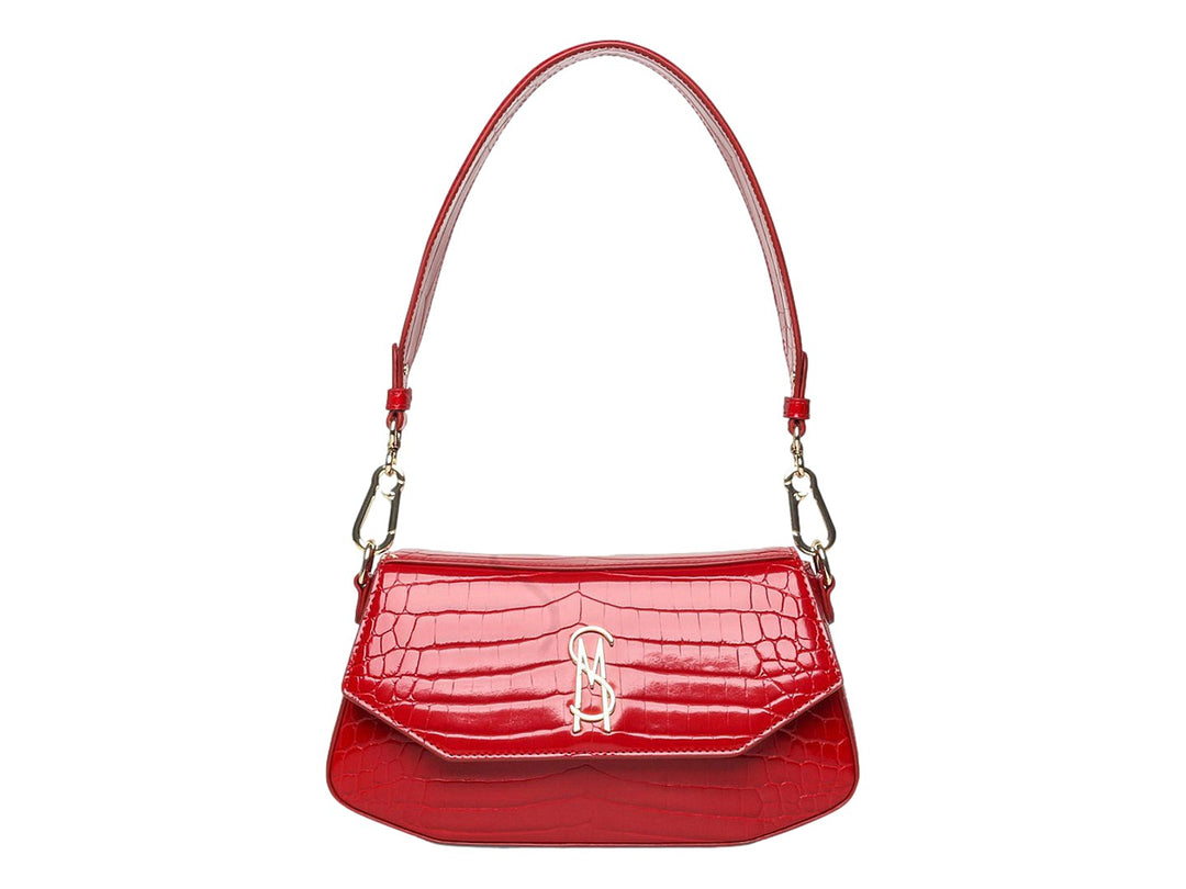 Bolsa de hombro Steve Madden color rojo con textura de piel de cocodrilo y herrajes dorados.
