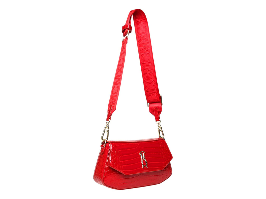 Bolsa de hombro Steve Madden color rojo con textura de piel de cocodrilo y herrajes dorados.