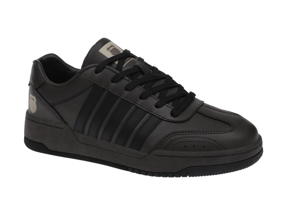 Tenis K-Swiss Morgan Court en color café oscuro y negro, vista lateral.