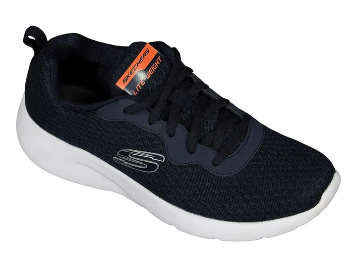 Tenis deportivos Skechers color navy con suela blanca y detalle naranja en la lengüeta.