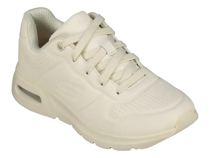 Tenis deportivos Skechers para mujer en color blanco con amortiguación visible en el talón.