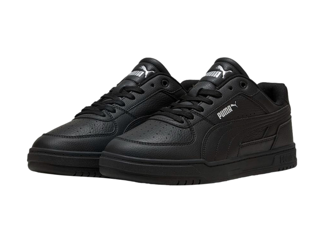 Tenis Puma Caven III color negro, vista lateral, diseño deportivo y casual.