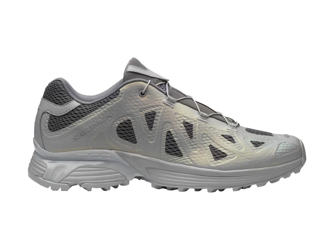 Tenis deportivos Salomon XT-Whisper color gris tornasol con malla transpirable y suela robusta.