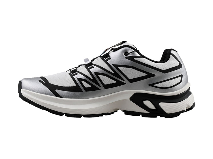 Tenis deportivos Salomon XT-EVR en color blanco con detalles y suela en negro.