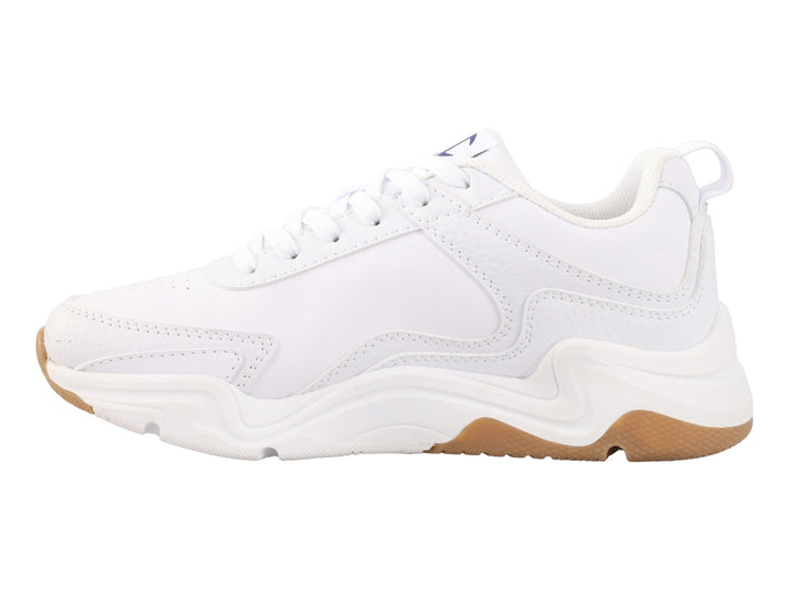 Tenis Champion Hyper V3 Next en color blanco con suela color goma y logotipo lateral en rojo y azul.