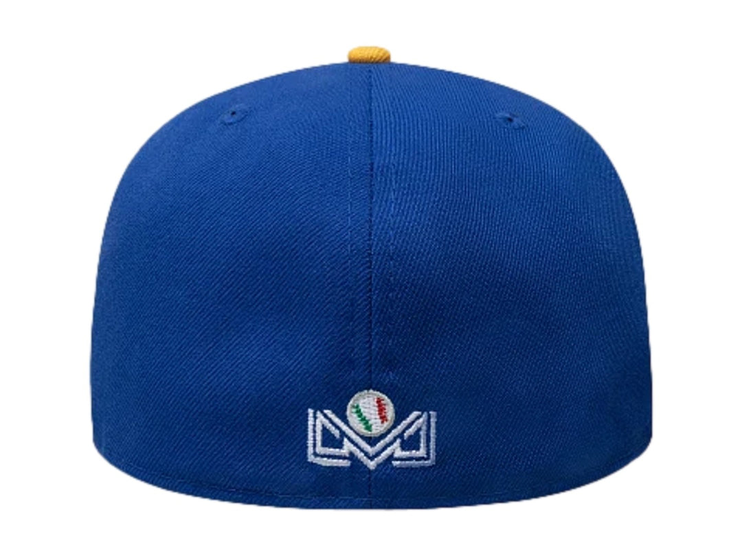 Gorra New Era 59FIFTY color azul con logotipo bordado CH y una pelota de béisbol en el frente.