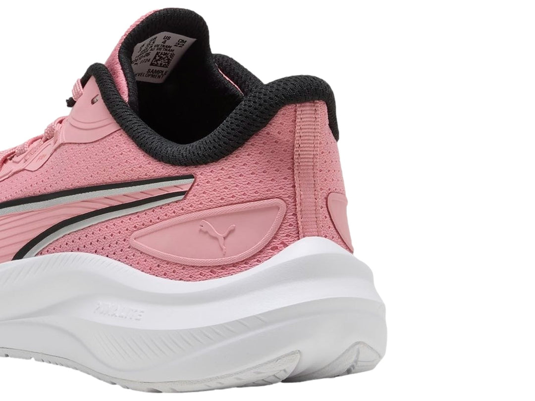 Tenis PUMA Skyrocket Lite 2 JR en color rosa con suela blanca y detalles en negro para junior.