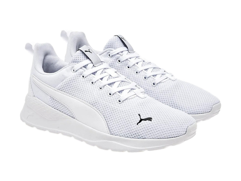 Tenis Puma Anzarun Lite en color blanco total con malla transpirable y suela blanca.