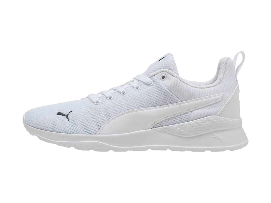 Tenis Puma Anzarun Lite en color blanco total con malla transpirable y suela blanca.
